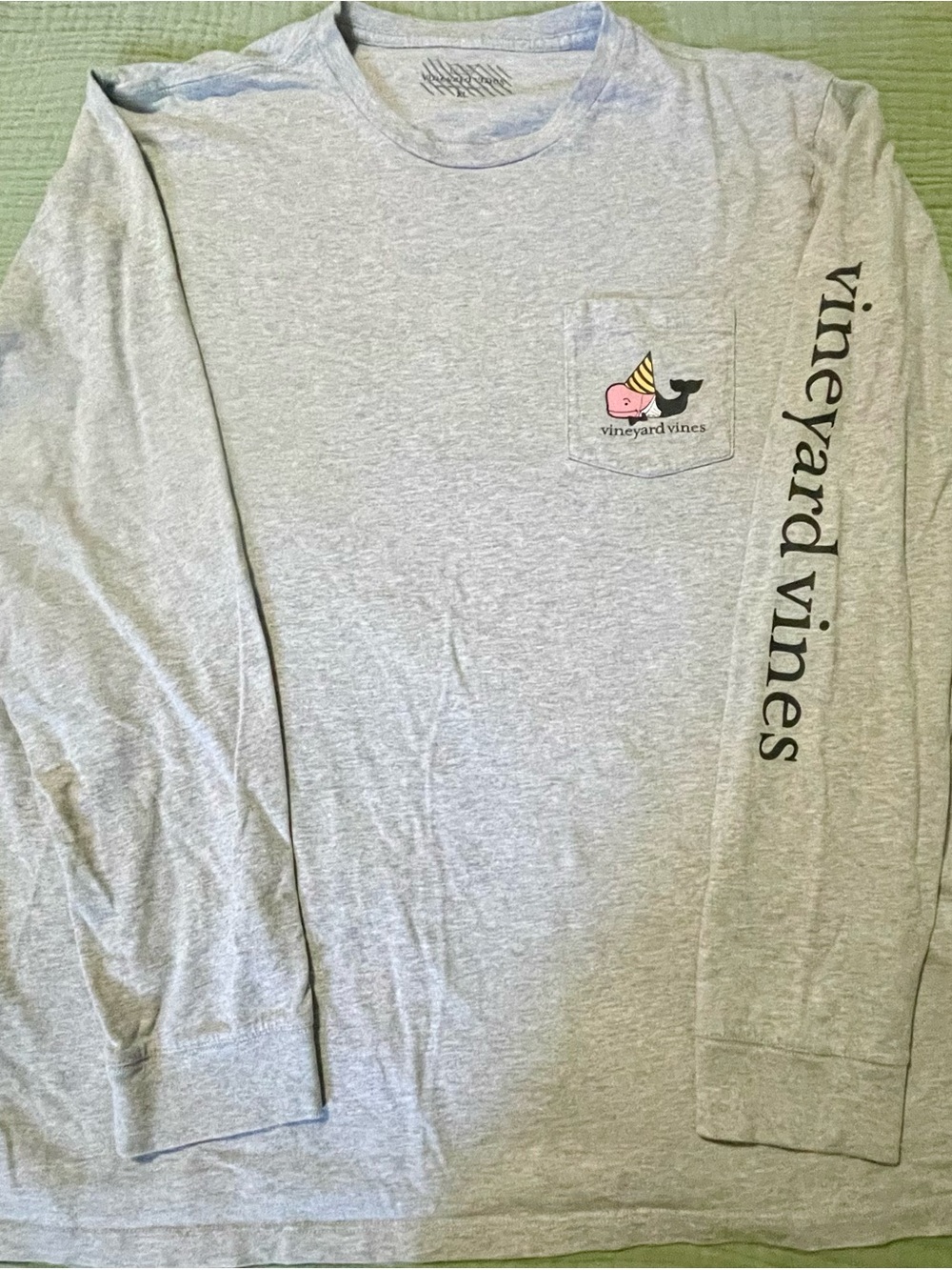 Vineyard Vines Heather Light Gray Long-Sleeve Pocket Tee with Sleeve Script
